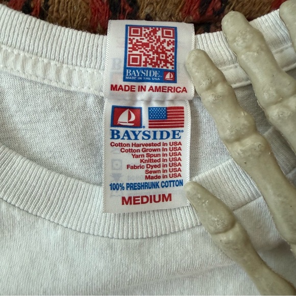 Vintage 2000s Well-Behaved Women Seldom Make History White Tee USA ~ Size M - Picture 9 of 9